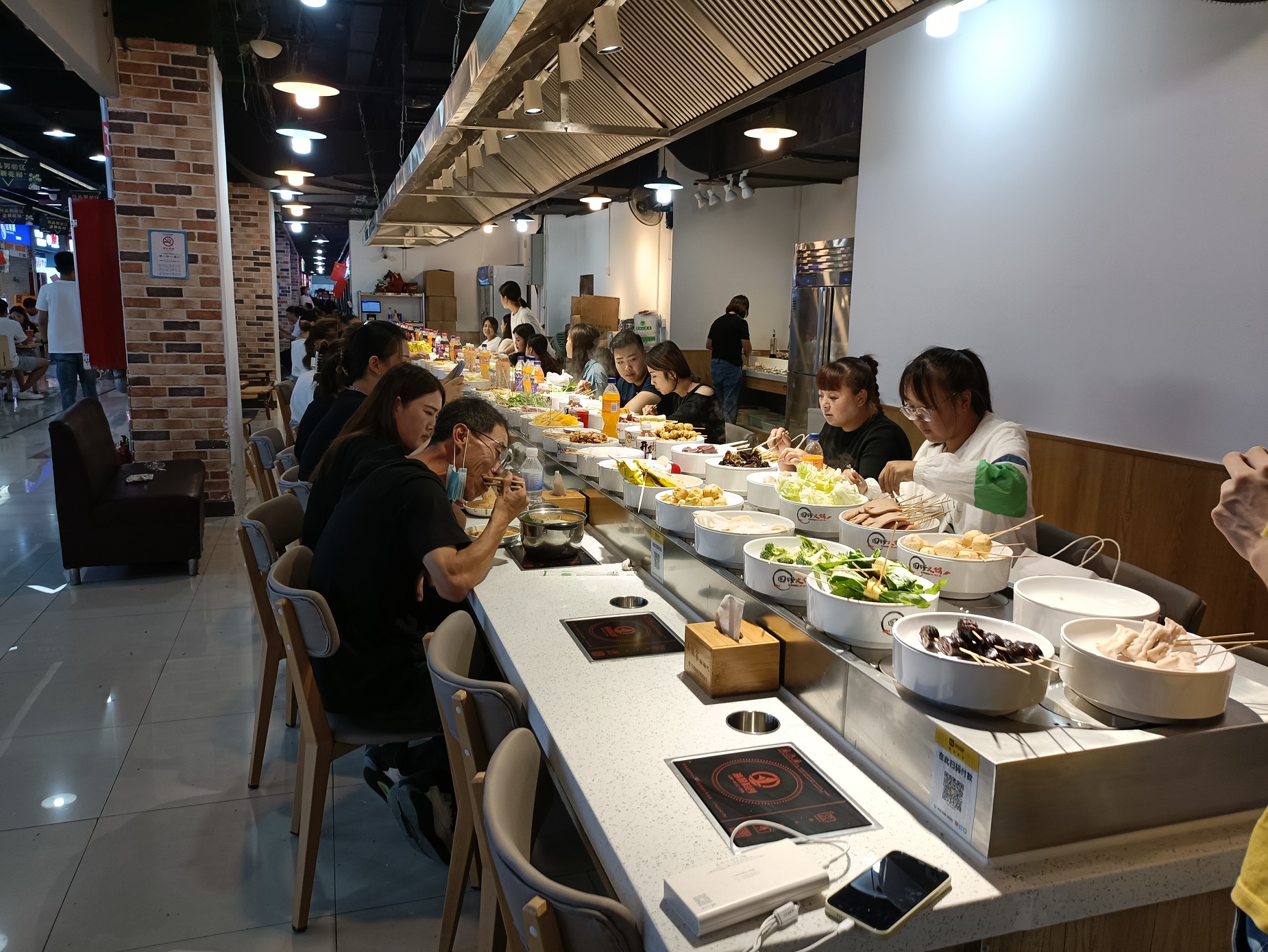 怎樣提高一家旋轉(zhuǎn)小火鍋店的送餐效率？
